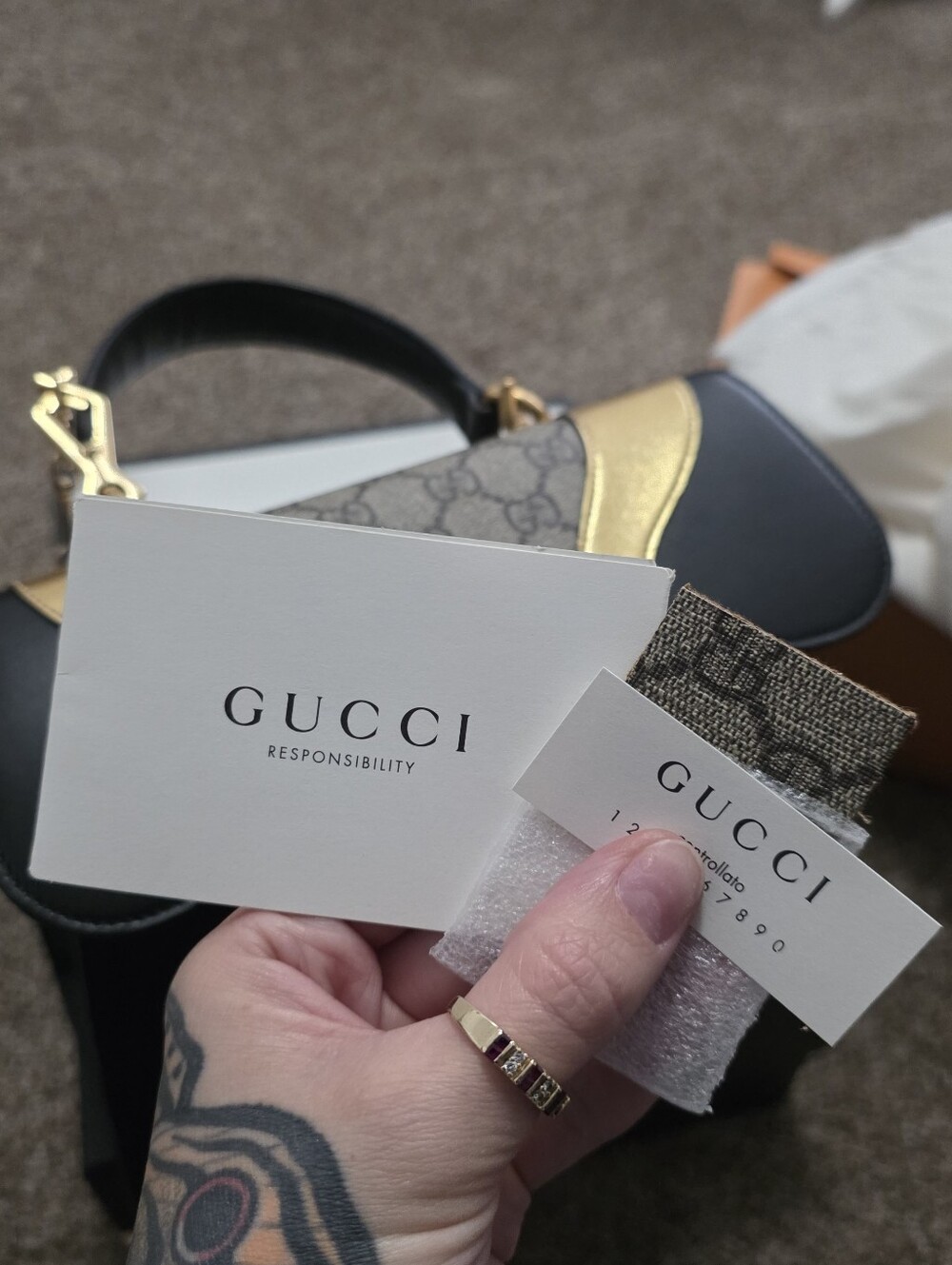Gucci GG Supreme Osiride Small in Black - Picture 5 of 6